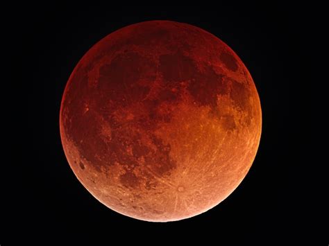Lunar magic during the blood moon 2022